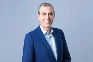 Photo d'un membre du comité de Direction de Bouygues Construction réalisée pour le trombinoscope de l'entreprise.