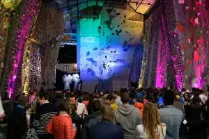 Photo des 25 ans du groupe Climb Up à Lyon Gerland.