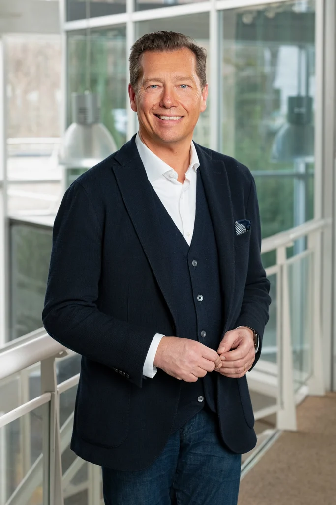 Séance de portraits professionnels réalisée pour le mise à jour du trombinoscope du Comité de Direction de LAF Santé et Hygie 31. Réalisation : Studio Chaillou, photographe d'entreprise à Lyon