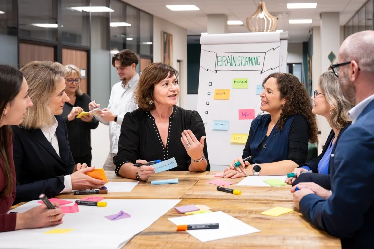 Reportage photo corporate réalisé pour l'entreprise Serensys dans les locaux de l'espace de coworking Mitwit Office Lyon Bellecour à Lyon 2.