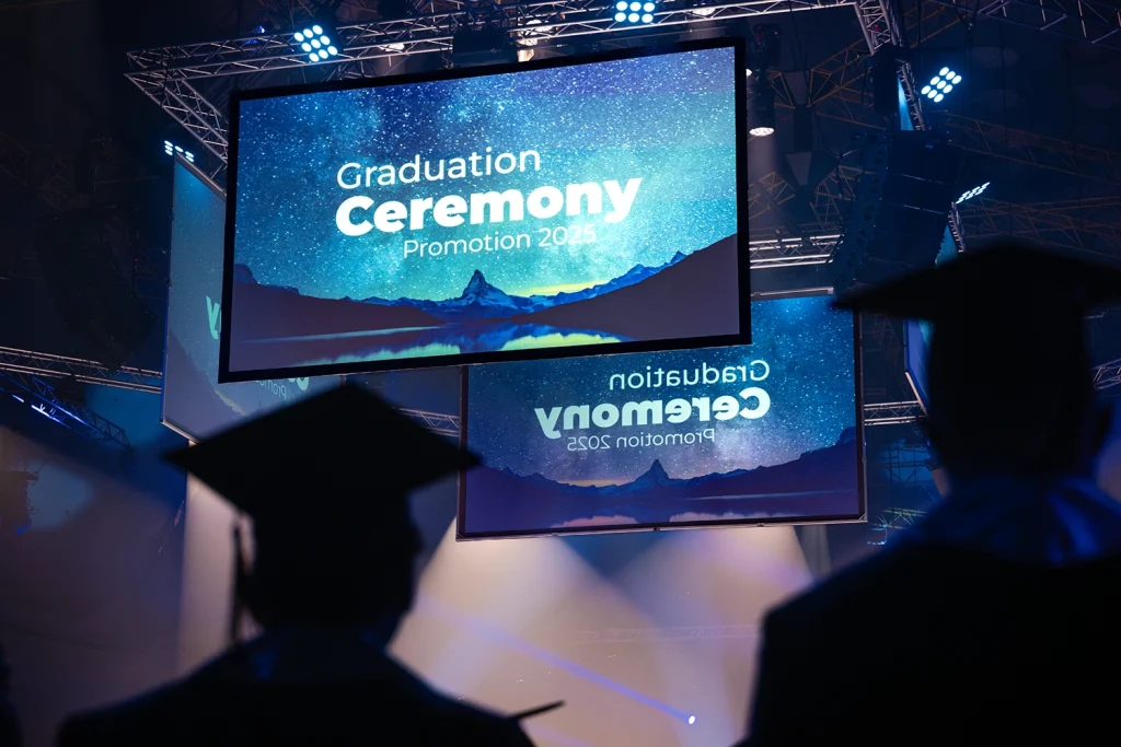 Cérémonie de remise de diplômes de Grenoble École de Management photographiée par Studio Chaillou - Photographe à Lyon